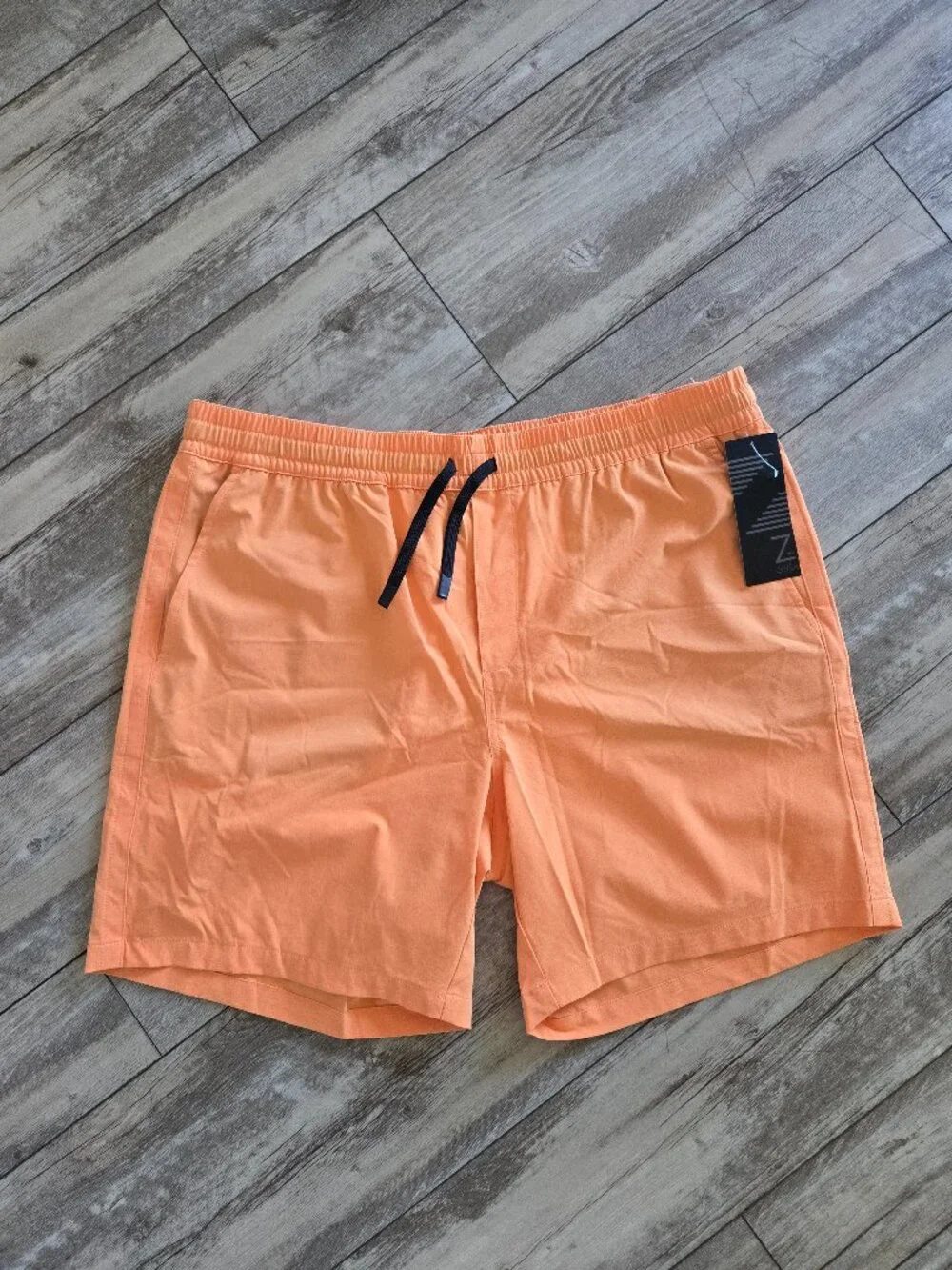 Zella Mens Orange Shorts Size L NWT